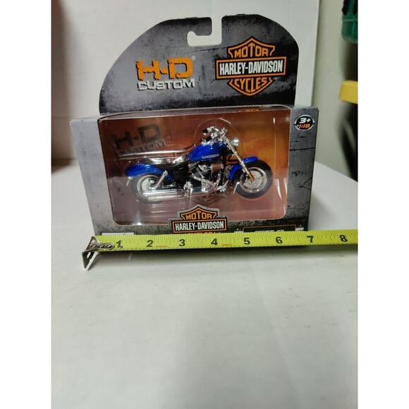 Harley-Davidson Motorcycles HD Custom Series 42 2009 FDXFSE CVO "Fat Bob" Blue - Picture 13 of 15